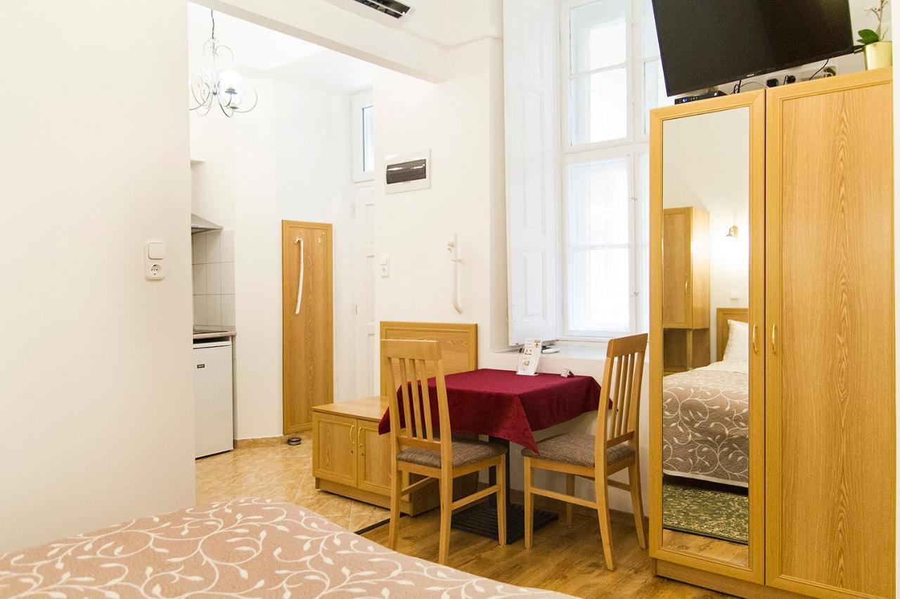 Authentic Akacfa Apartment Budapeşte Dış mekan fotoğraf
